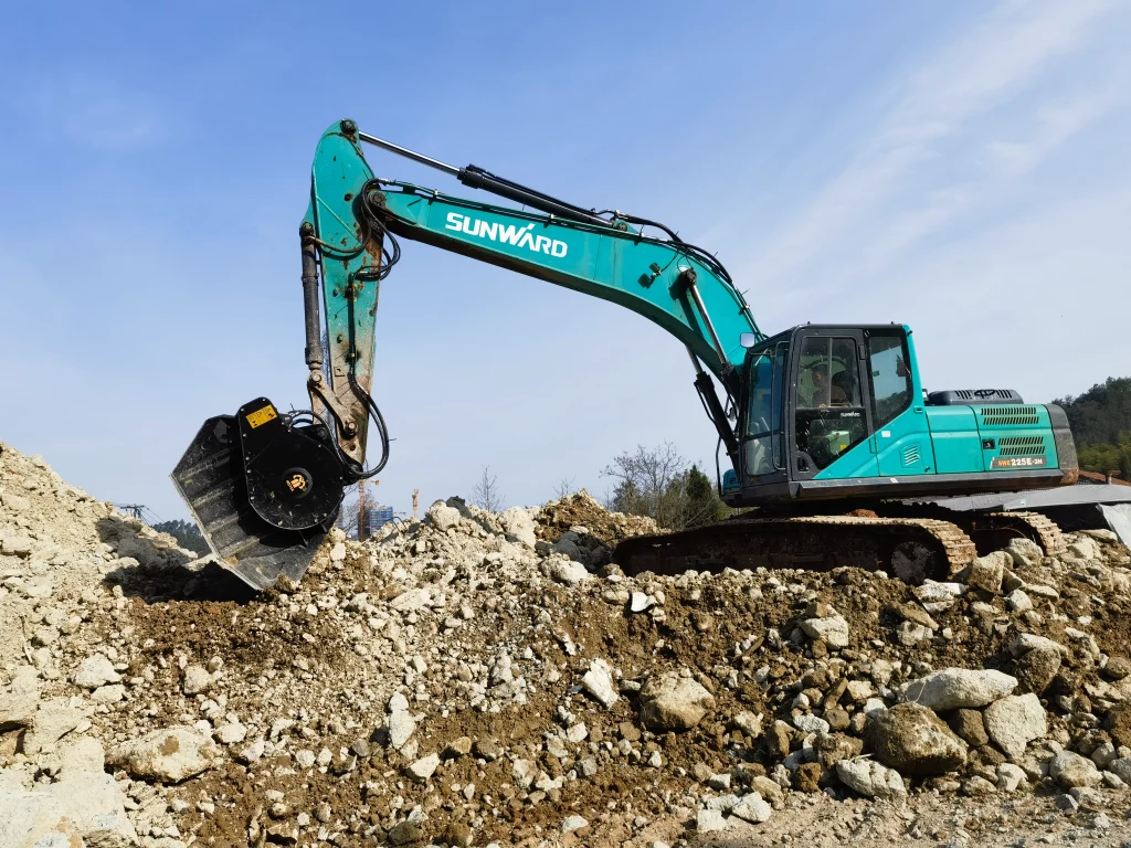 Godet concasseur de roches pour excavatrice