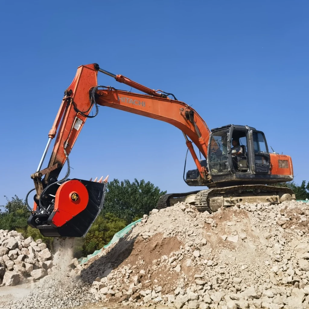 MOTEK Crusher Bucket mounted on excavator for high-efficiency material crushing
